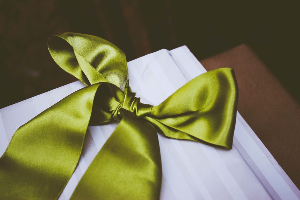 Green bow